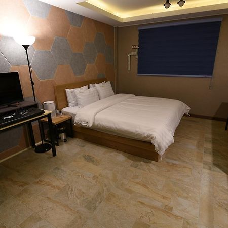 Jecheon Q Motel Екстер'єр фото