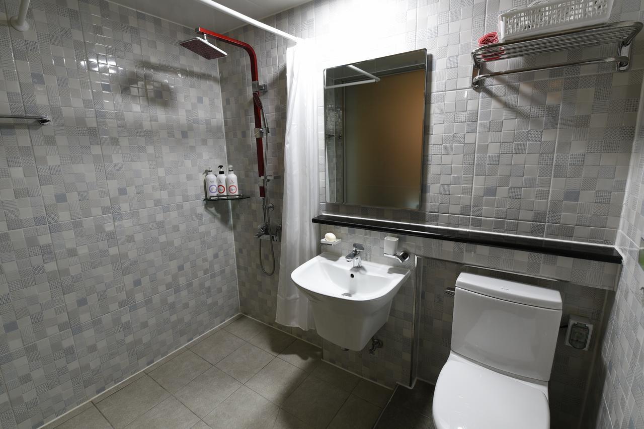 Jecheon Q Motel Екстер'єр фото