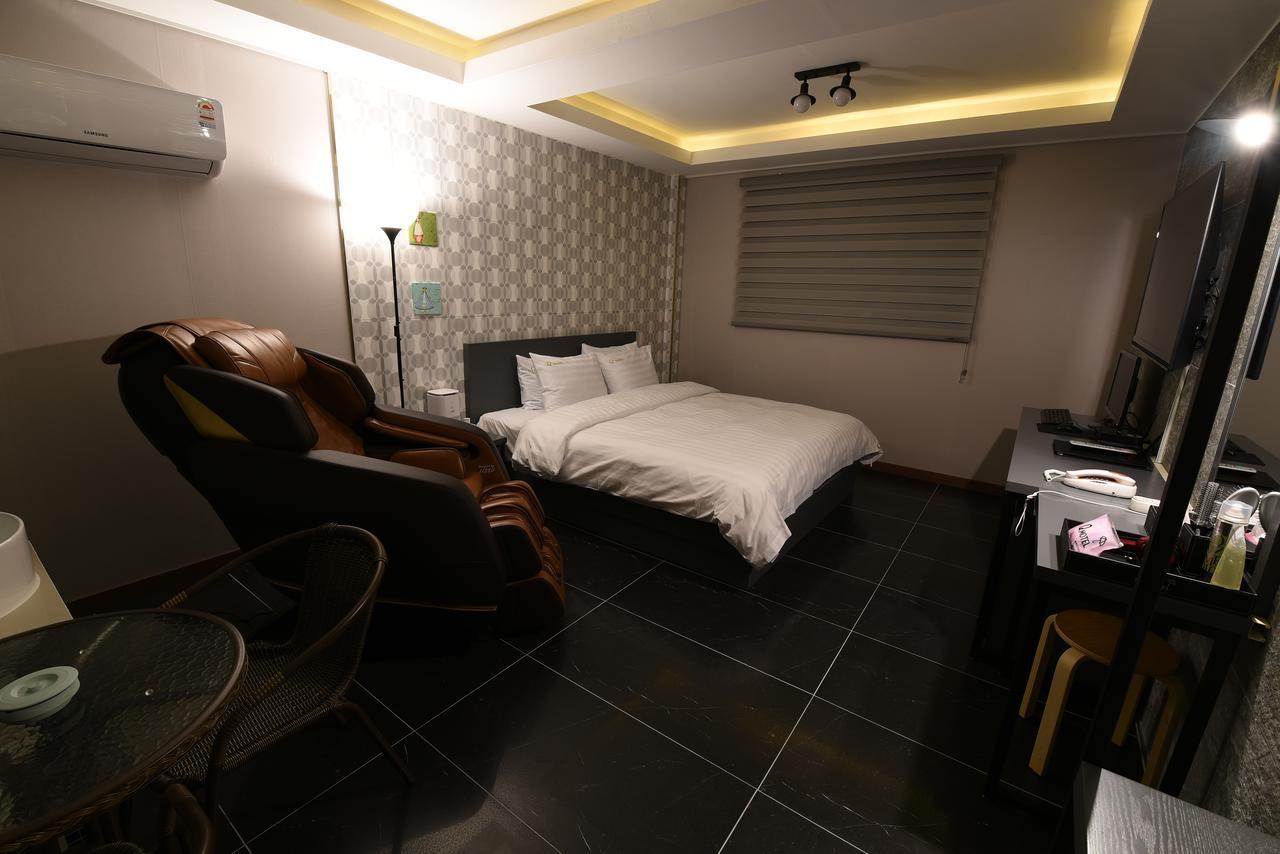 Jecheon Q Motel Екстер'єр фото