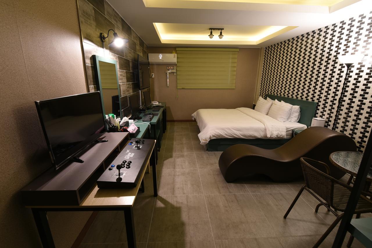 Jecheon Q Motel Екстер'єр фото