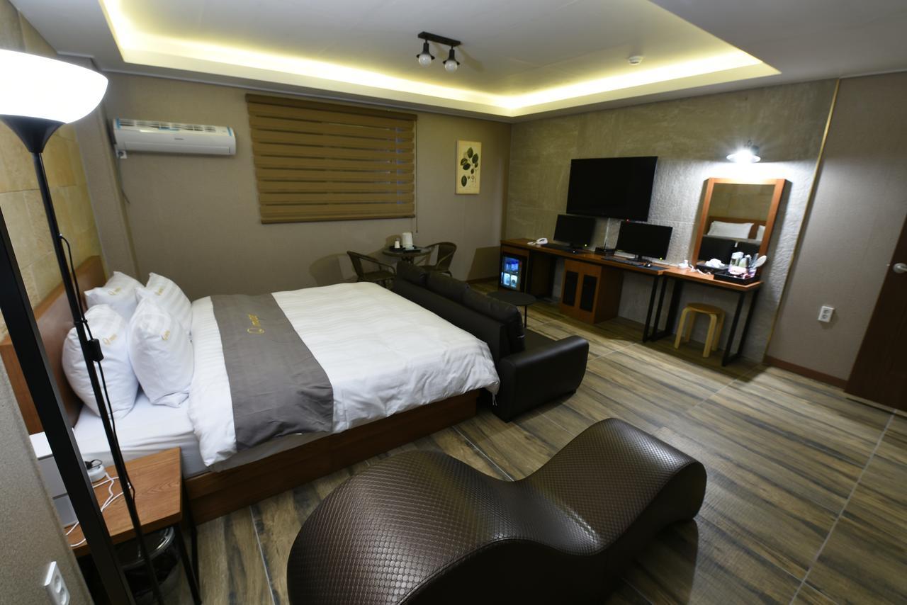 Jecheon Q Motel Екстер'єр фото